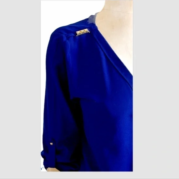 Zara Basic Roll Tab V-neck Blouse L Royal Blue Stud Shoulder Accent #225D - Picture 5 of 7